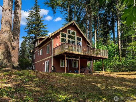 97 B Port Gardner Drive Hat Island WA 98206