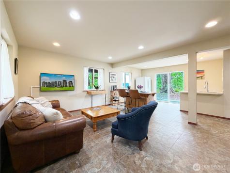 97 B Port Gardner Drive Hat Island WA 98206