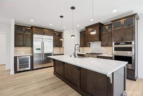 19515 81st Place NE Kenmore WA 98028