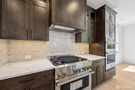 19515 81st Place NE Kenmore WA 98028