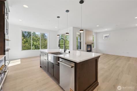 19515 81st Place NE Kenmore WA 98028