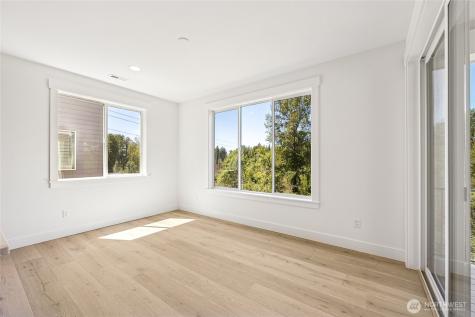 19515 81st Place NE Kenmore WA 98028