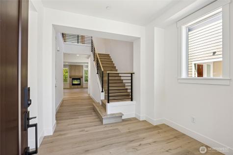 19515 81st Place NE Kenmore WA 98028