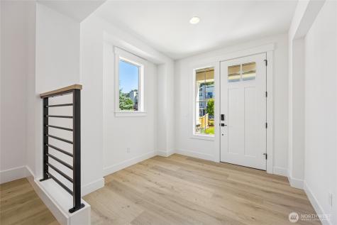 19515 81st Place NE Kenmore WA 98028