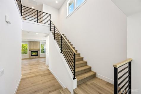 19515 81st Place NE Kenmore WA 98028