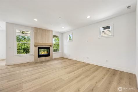 19515 81st Place NE Kenmore WA 98028