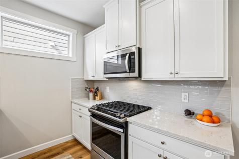 13715 NW 7th Place Vancouver WA 98685