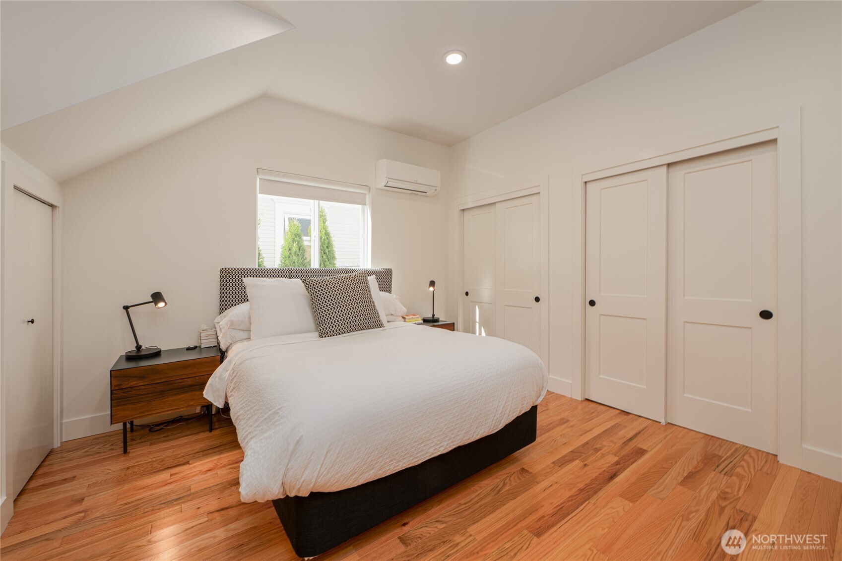351 17th Avenue E Seattle WA 98112
