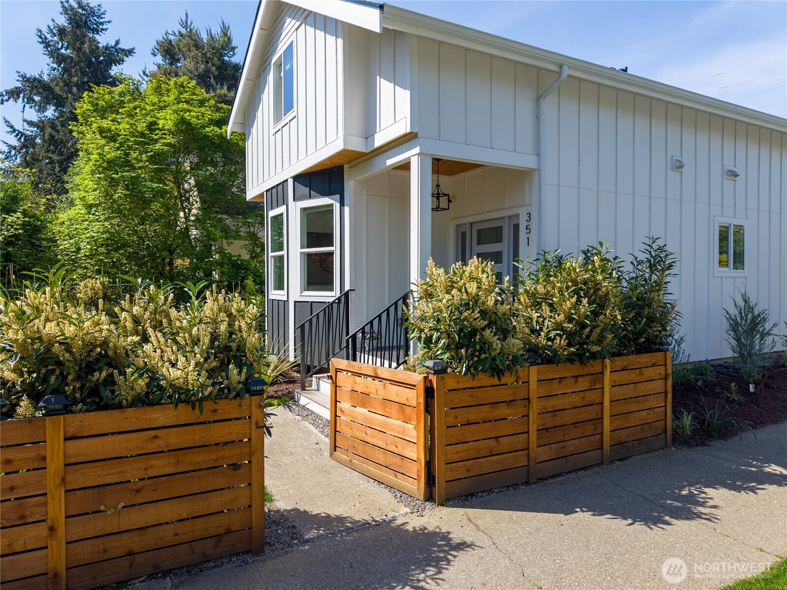 351 17th Avenue E Seattle WA 98112
