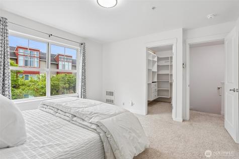 2460 NE Park Drive Issaquah WA 98028