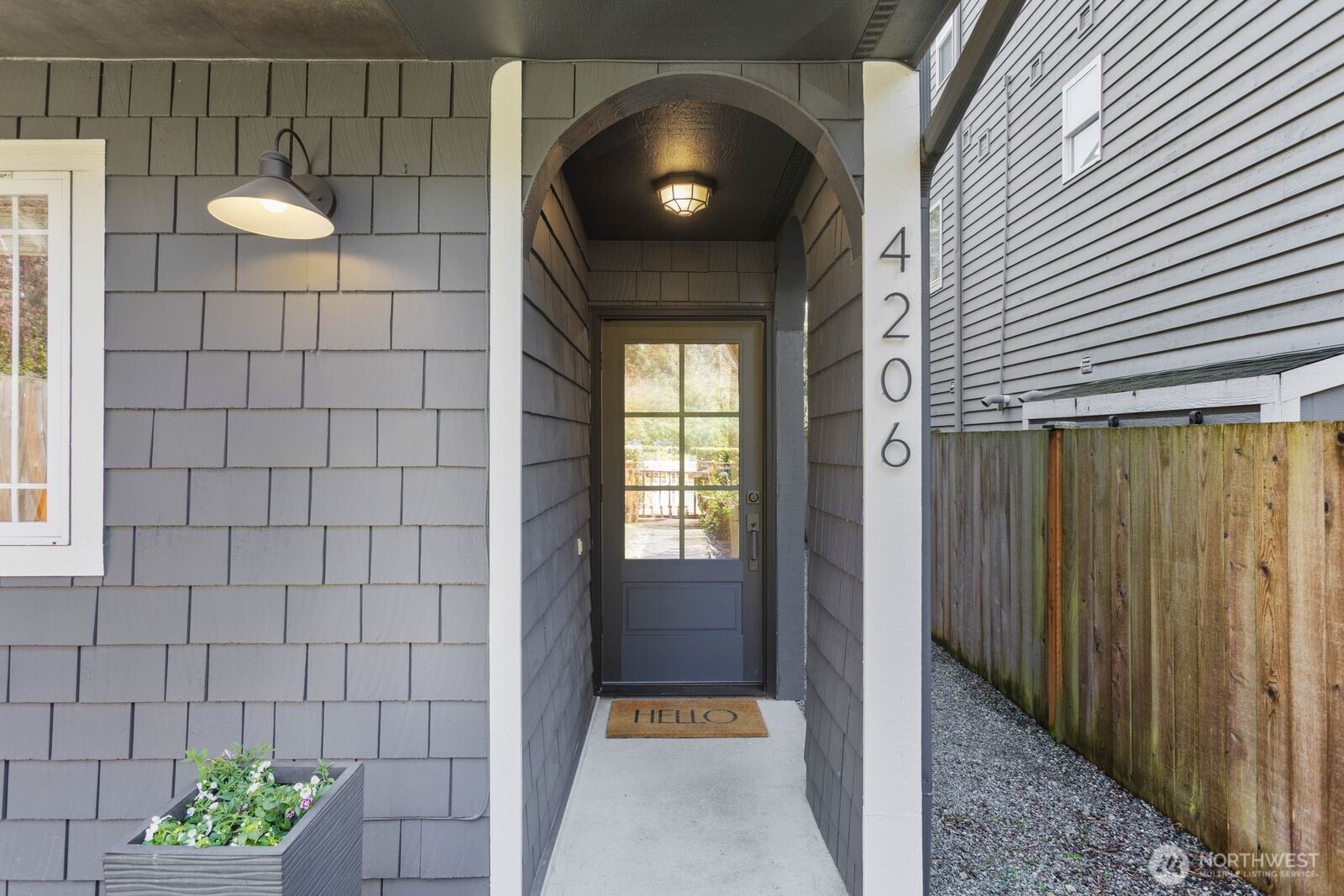 4206 36th Avenue W Seattle WA 98199