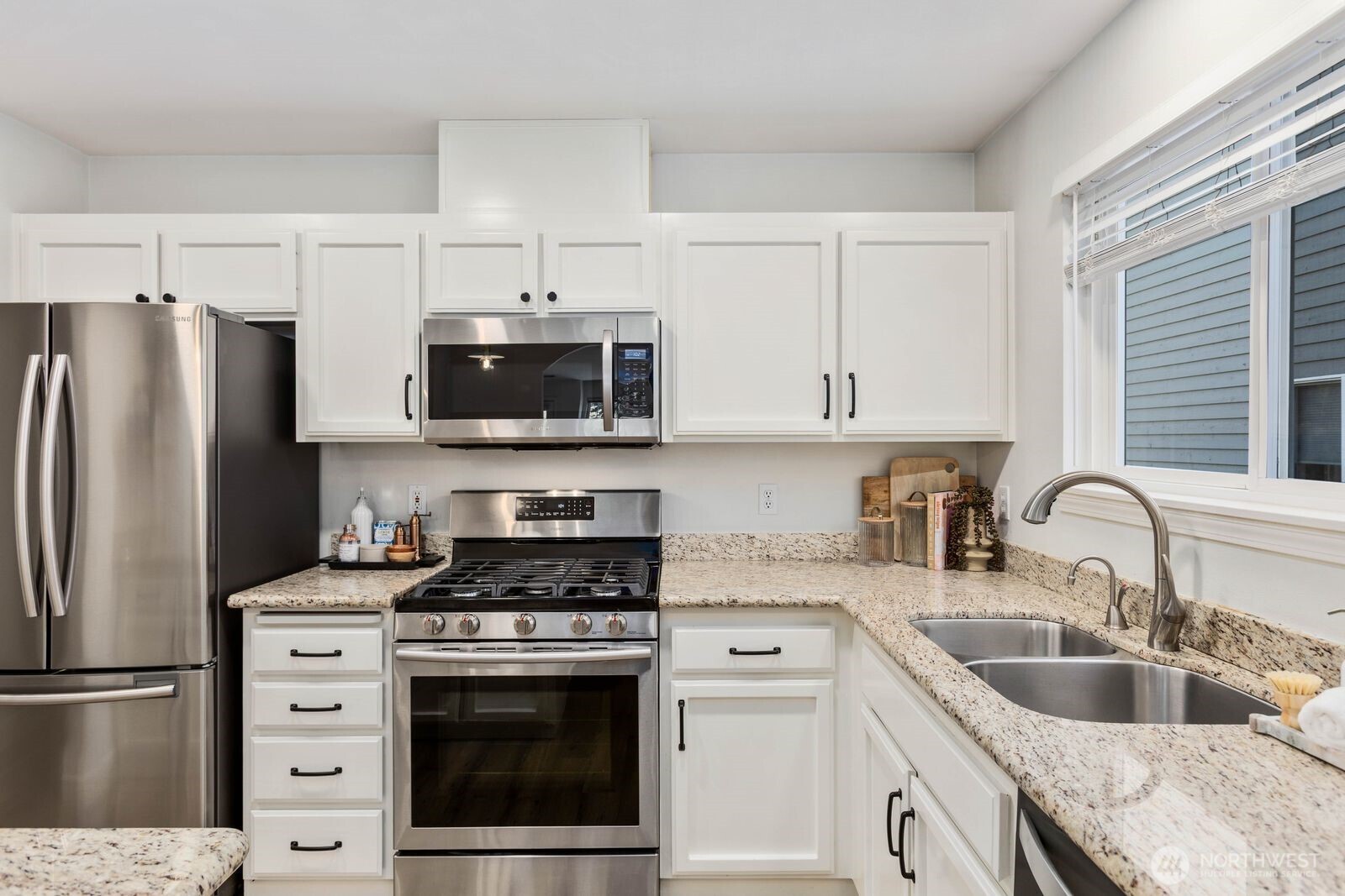 4206 36th Avenue W Seattle WA 98199