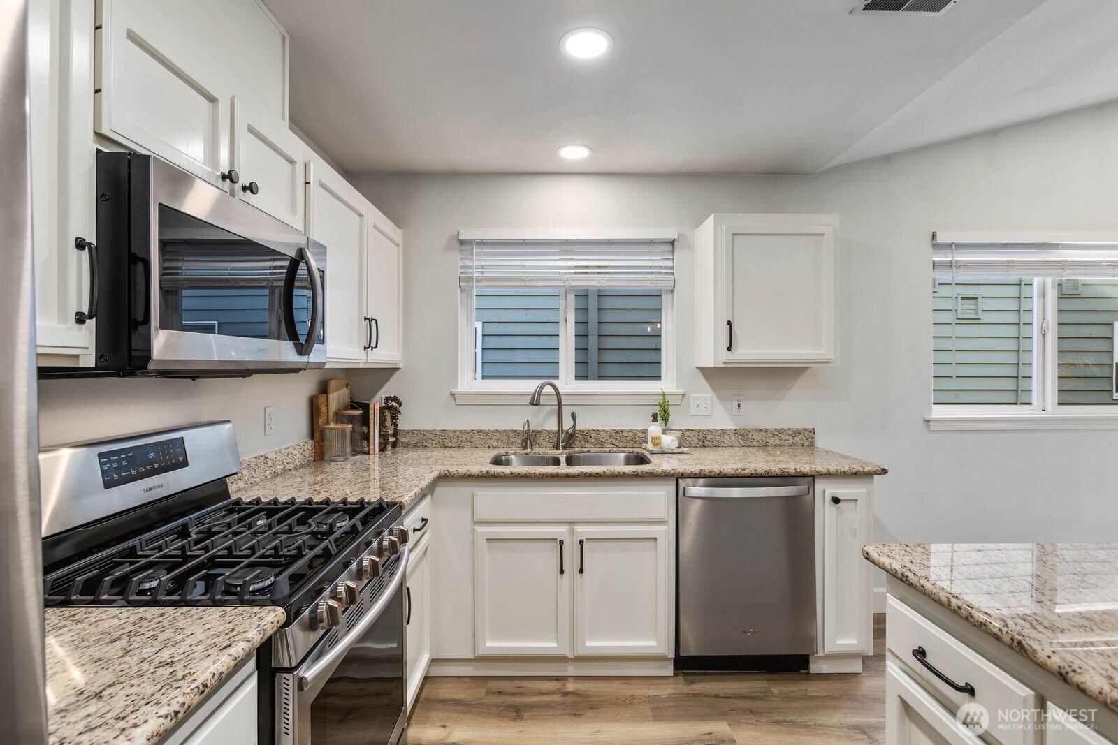 4206 36th Avenue W Seattle WA 98199