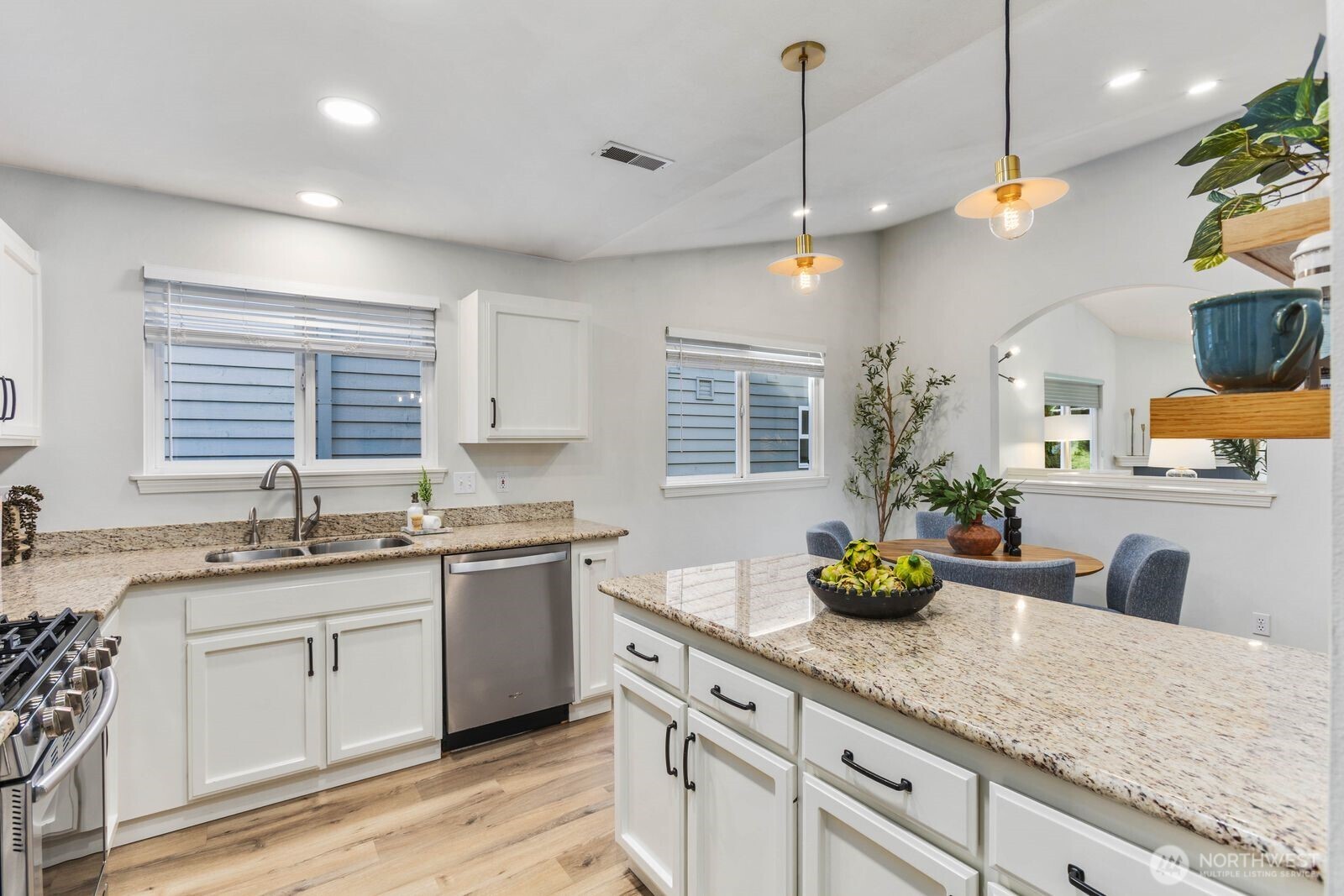 4206 36th Avenue W Seattle WA 98199