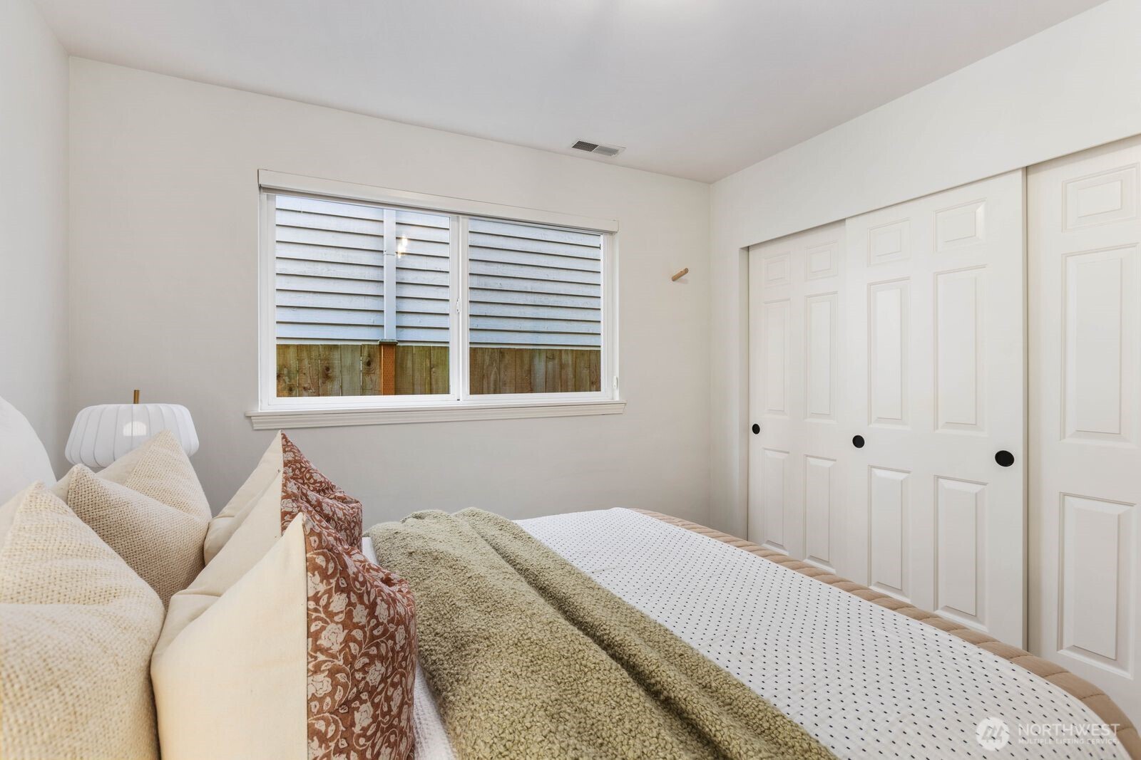 4206 36th Avenue W Seattle WA 98199