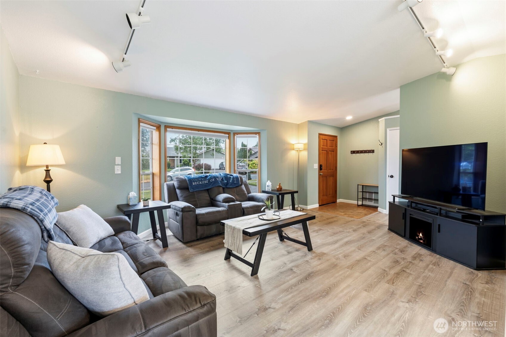 3733 Golden Eagle Loop Olympia WA 98513