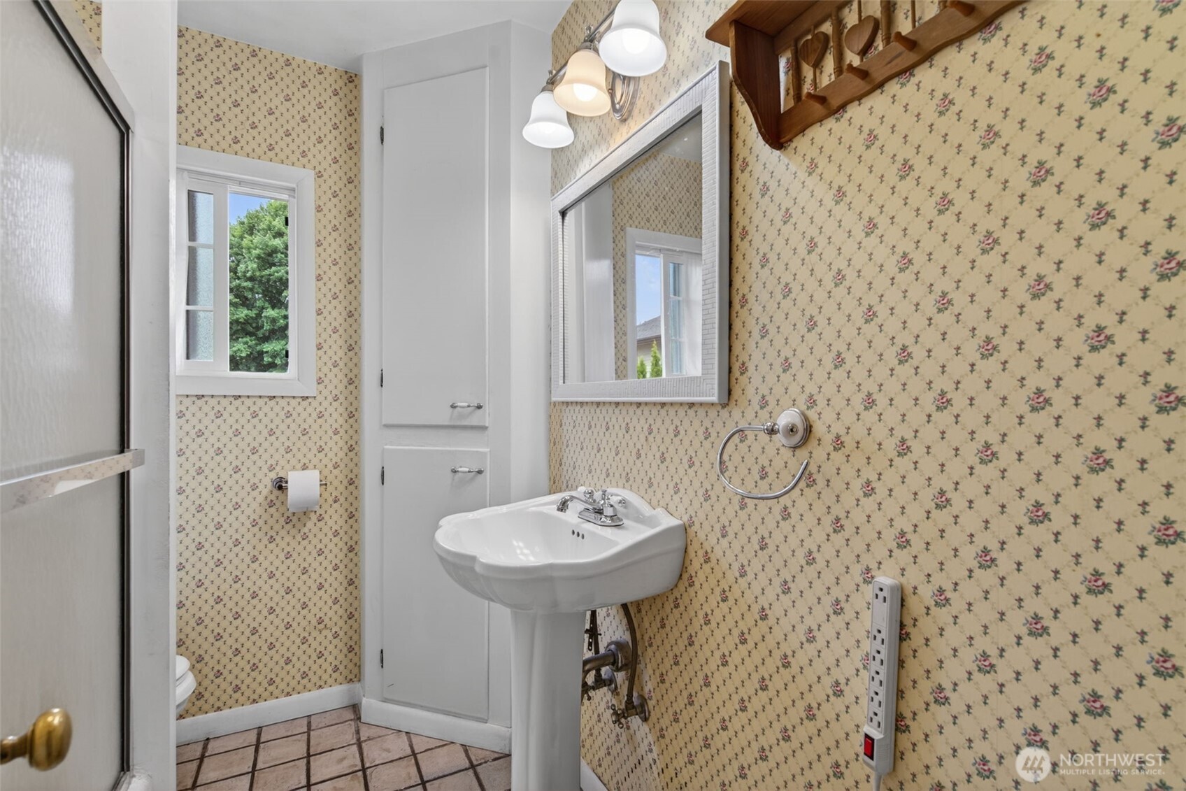 102 Nelson Avenue Kelso WA 98626