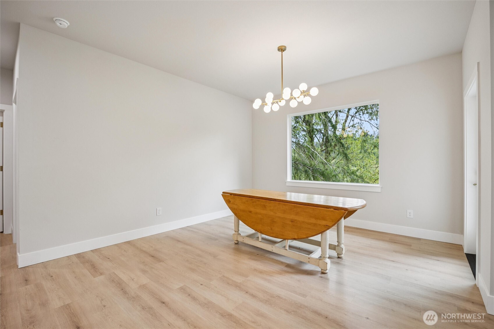 937 Edinburgh Court Kelso WA 98626