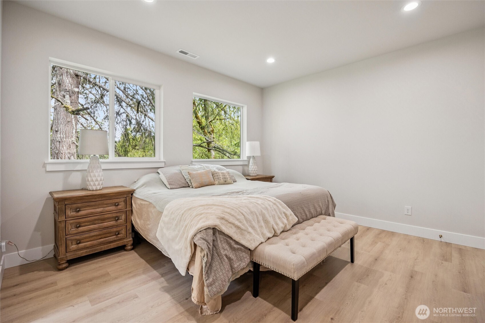 937 Edinburgh Court Kelso WA 98626