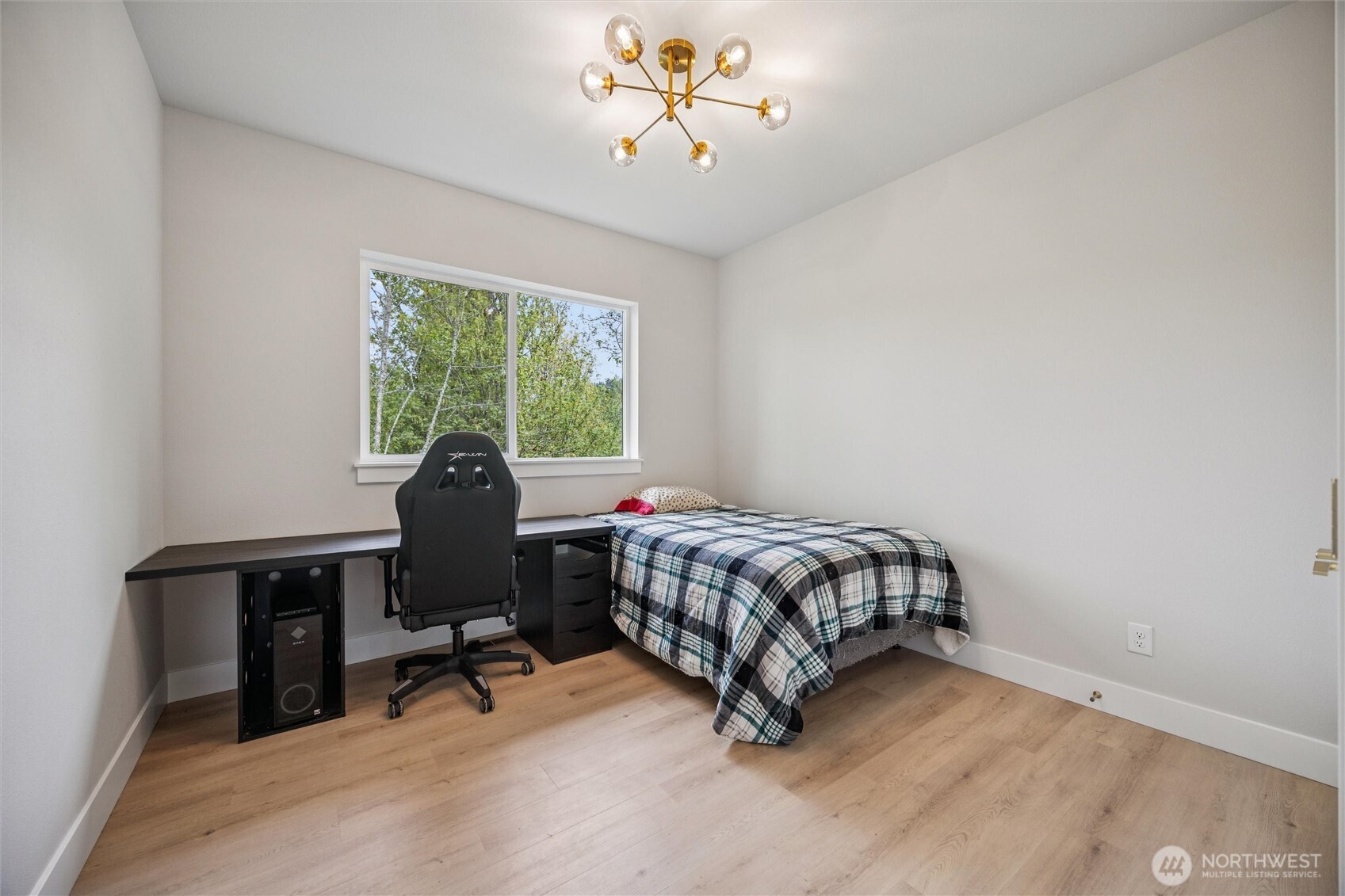 937 Edinburgh Court Kelso WA 98626