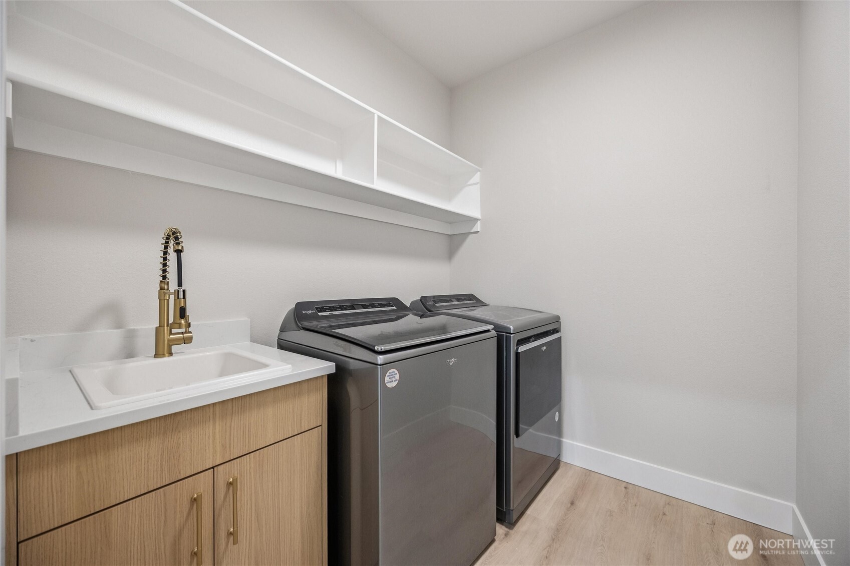 937 Edinburgh Court Kelso WA 98626