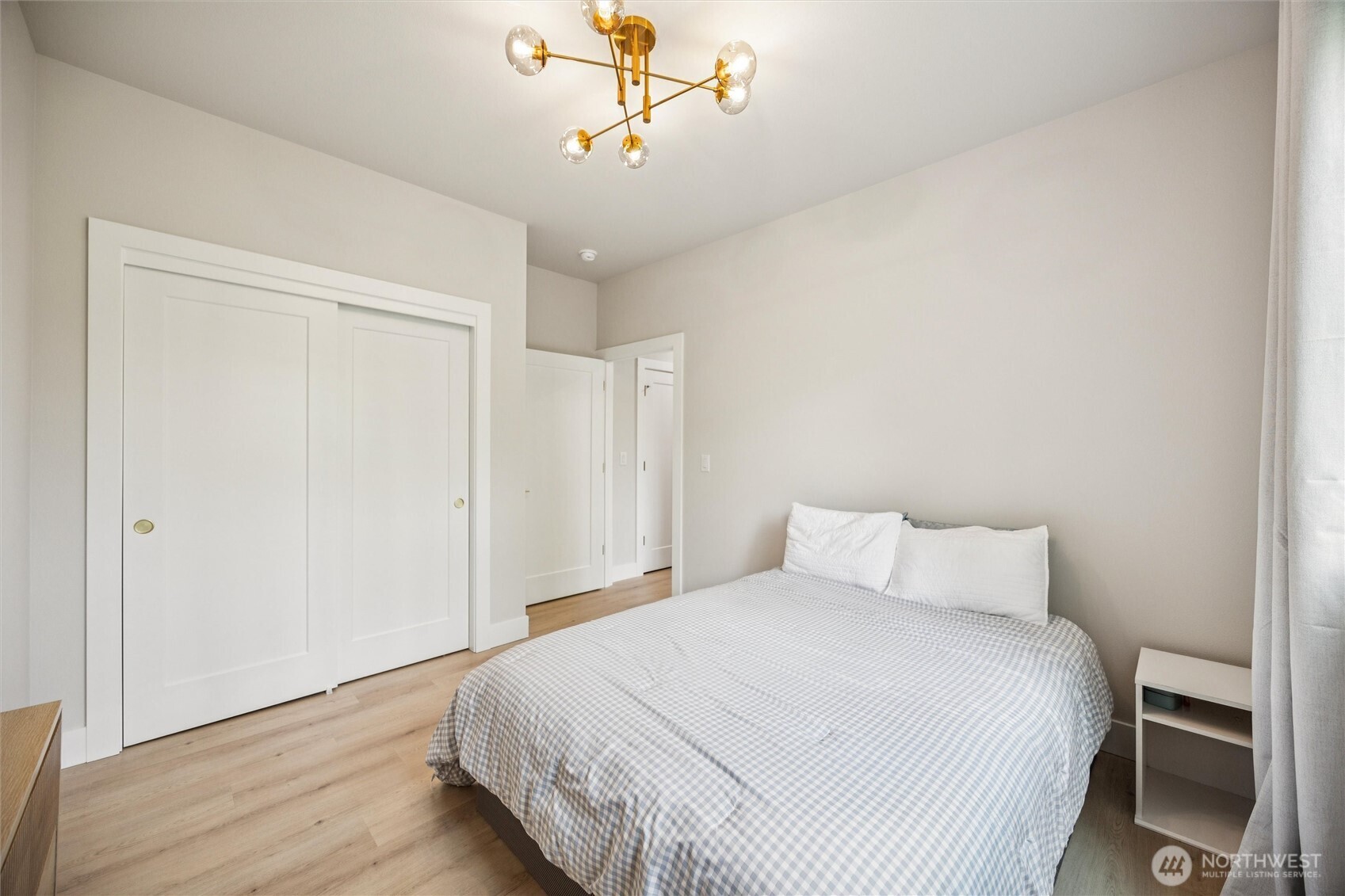937 Edinburgh Court Kelso WA 98626