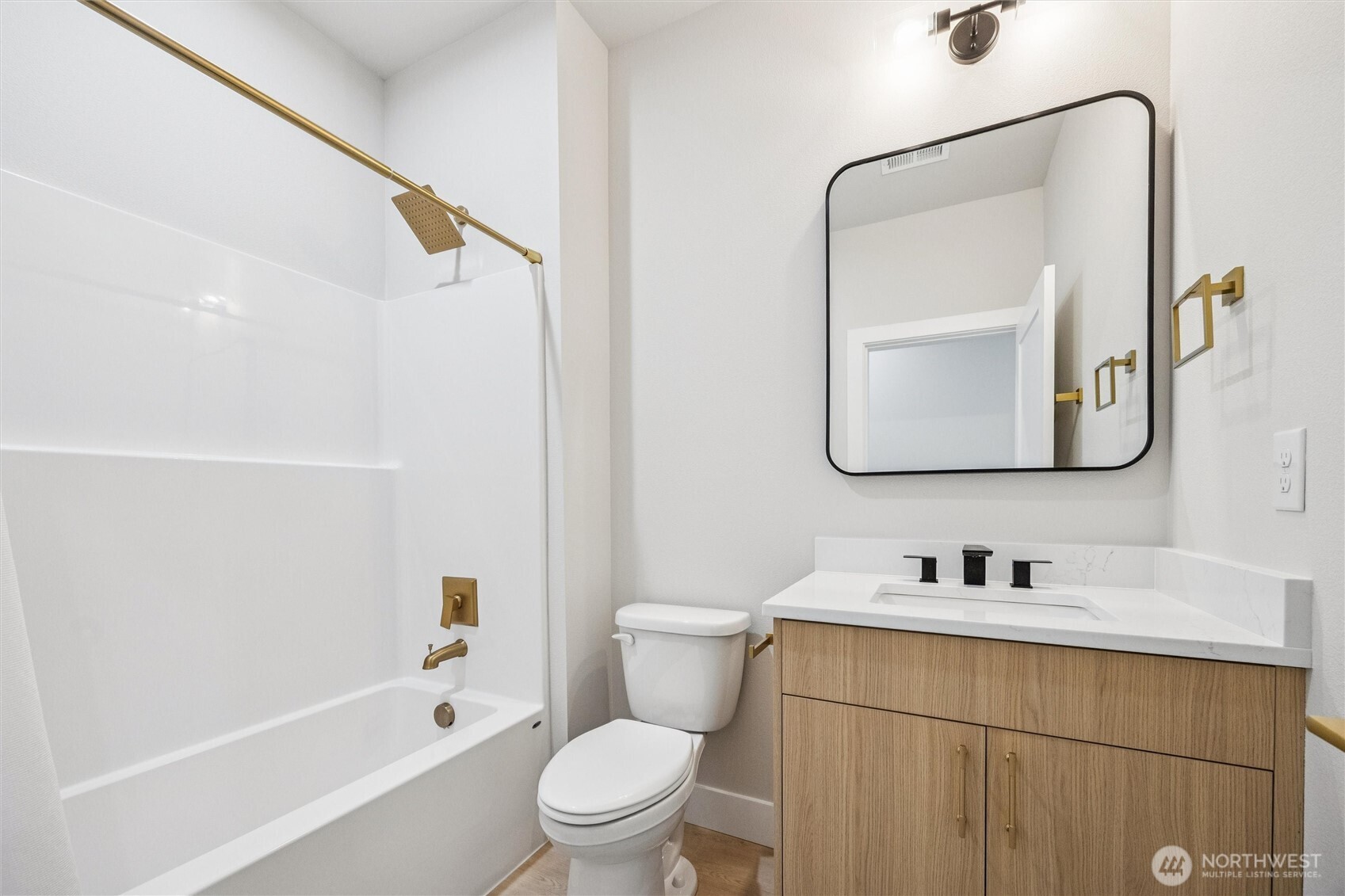 937 Edinburgh Court Kelso WA 98626
