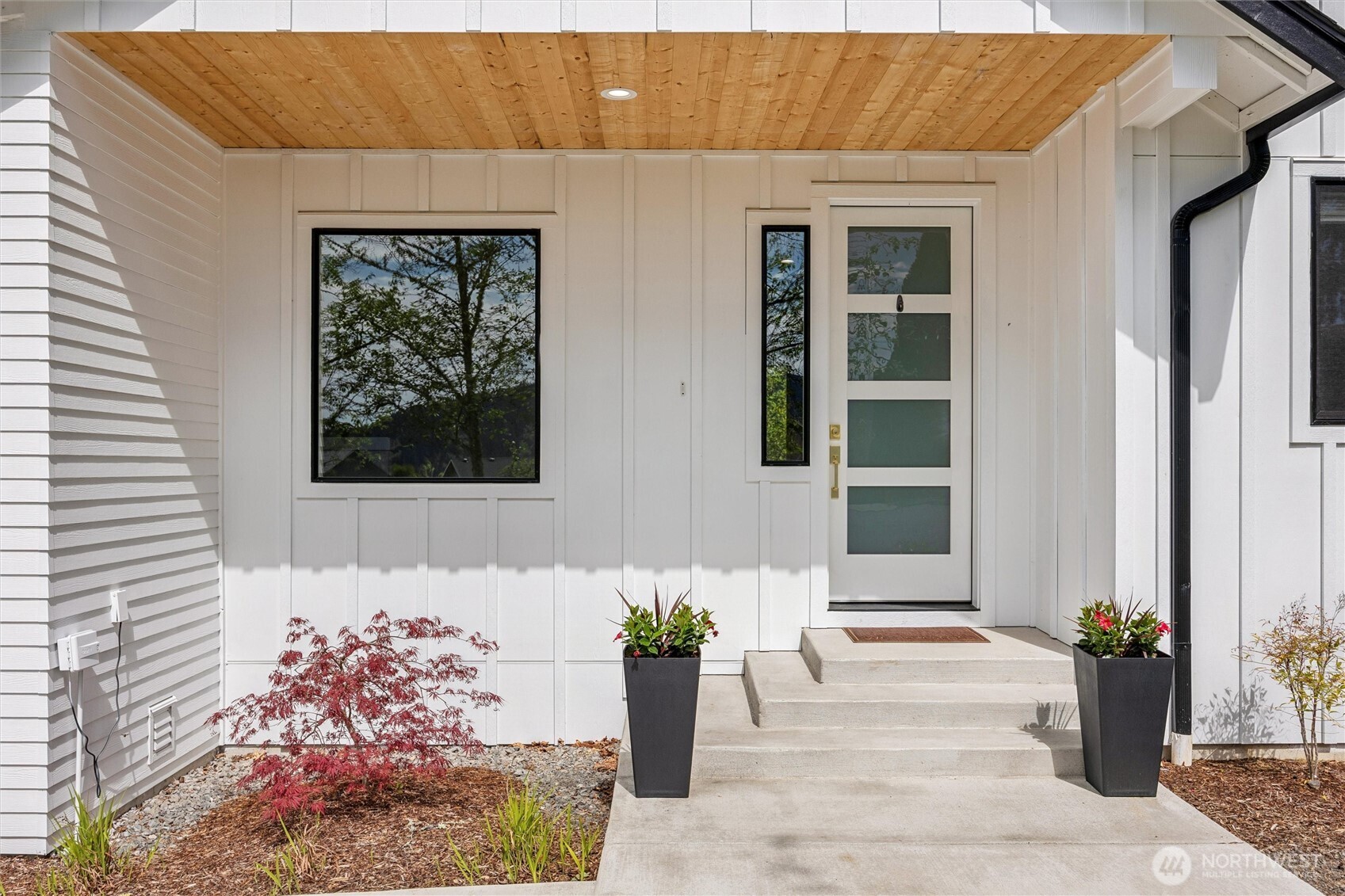 937 Edinburgh Court Kelso WA 98626