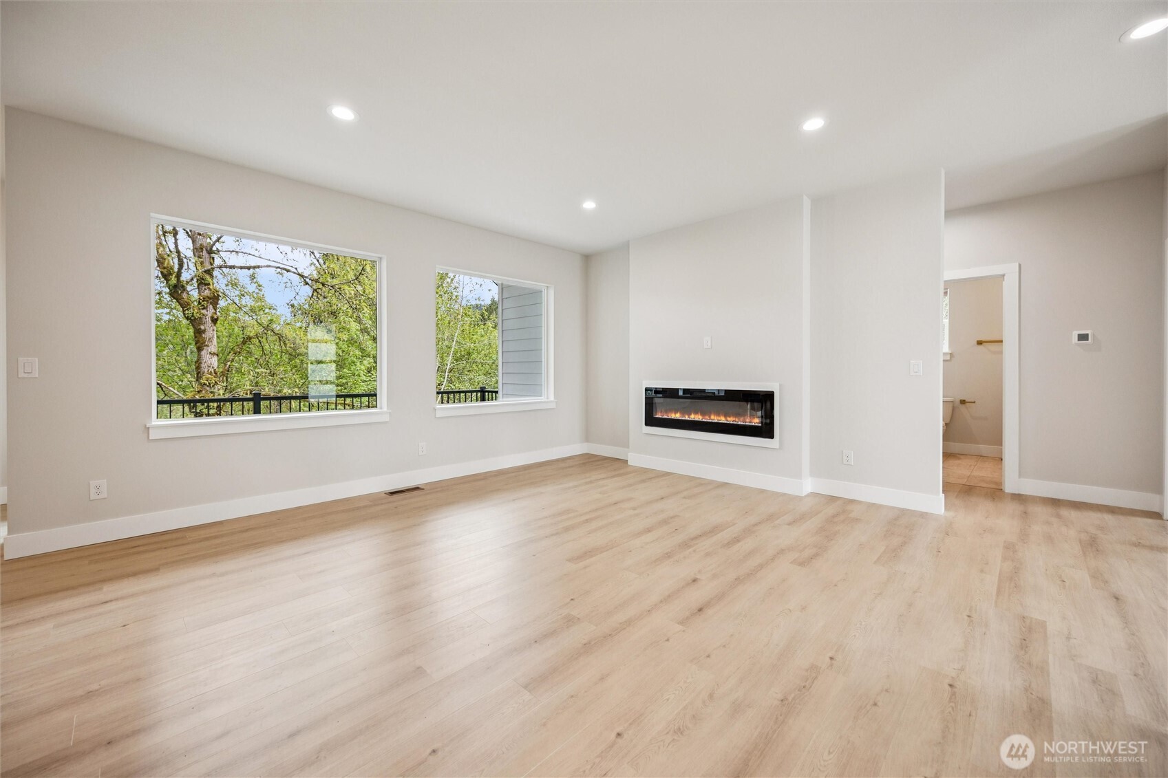 937 Edinburgh Court Kelso WA 98626
