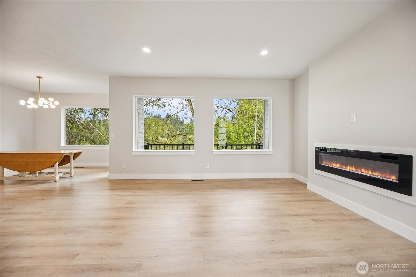 937 Edinburgh Court Kelso WA 98626