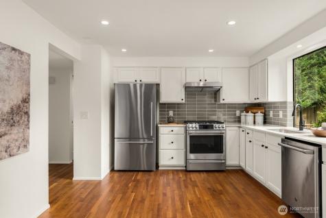 10703 NE 53rd Street Kirkland WA 98033