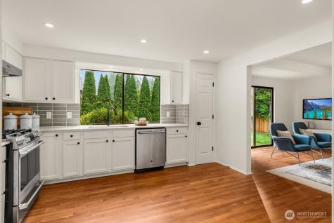 10703 NE 53rd Street Kirkland WA 98033