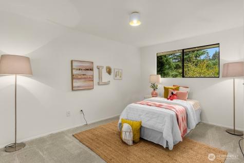 10703 NE 53rd Street Kirkland WA 98033