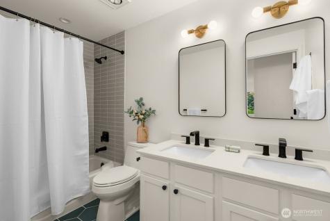 10703 NE 53rd Street Kirkland WA 98033