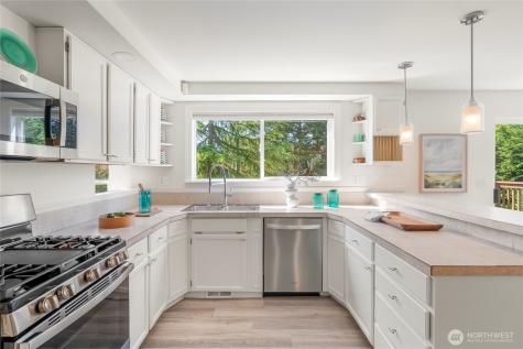 21204 8th Place W Lynnwood WA 98036