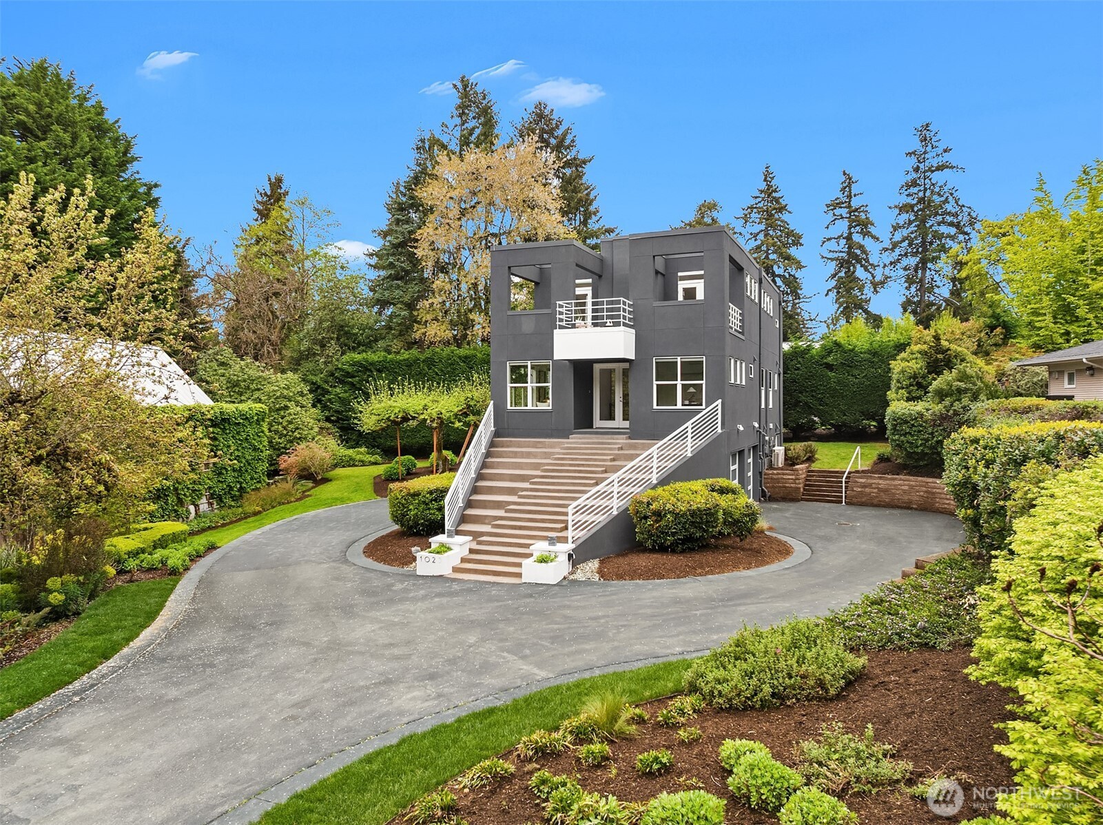 1023 14th Place W Kirkland WA 98033