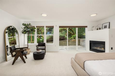 1023 14th Place W Kirkland WA 98033
