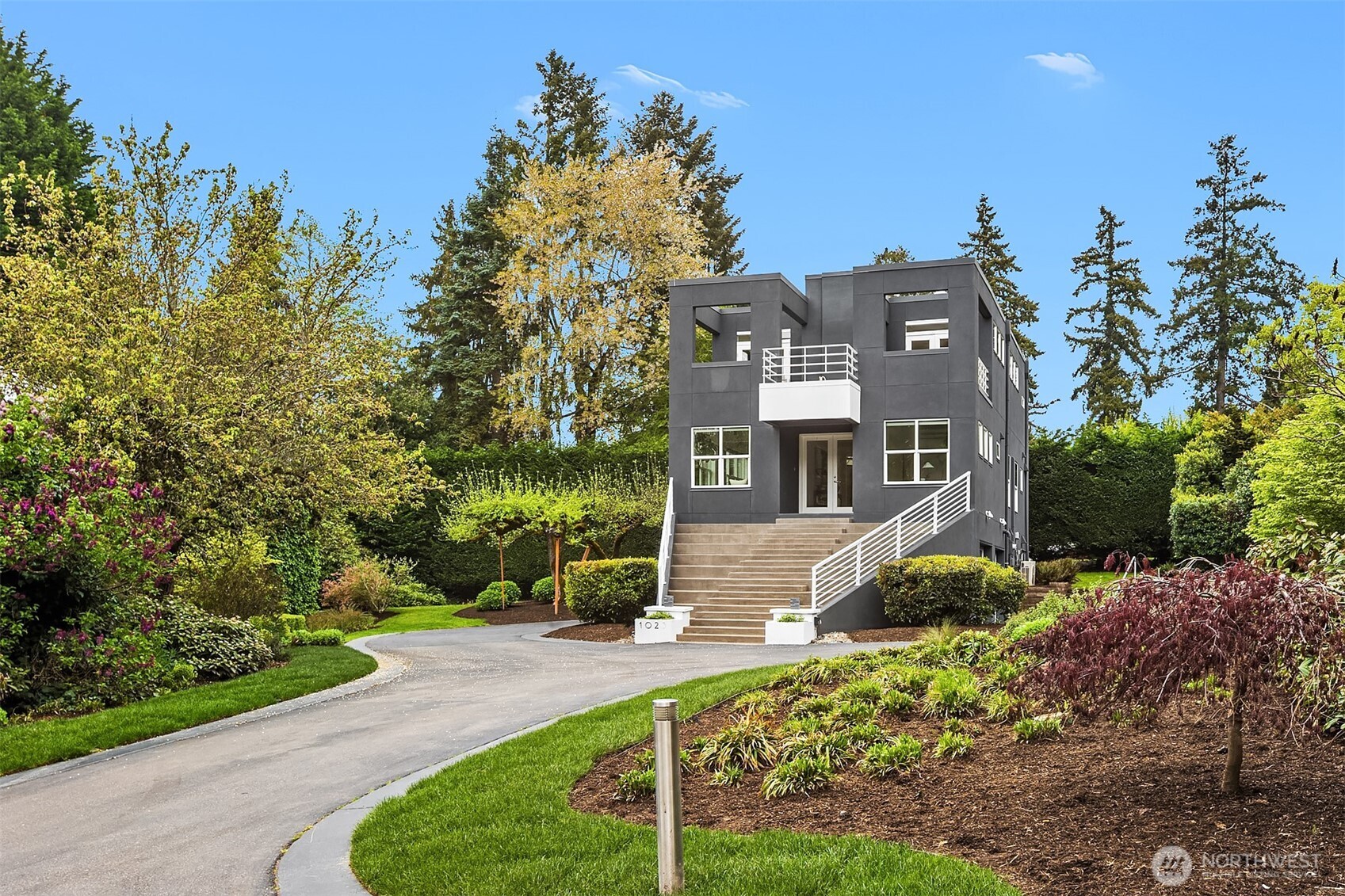 1023 14th Place W Kirkland WA 98033