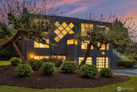 1023 14th Place W Kirkland WA 98033