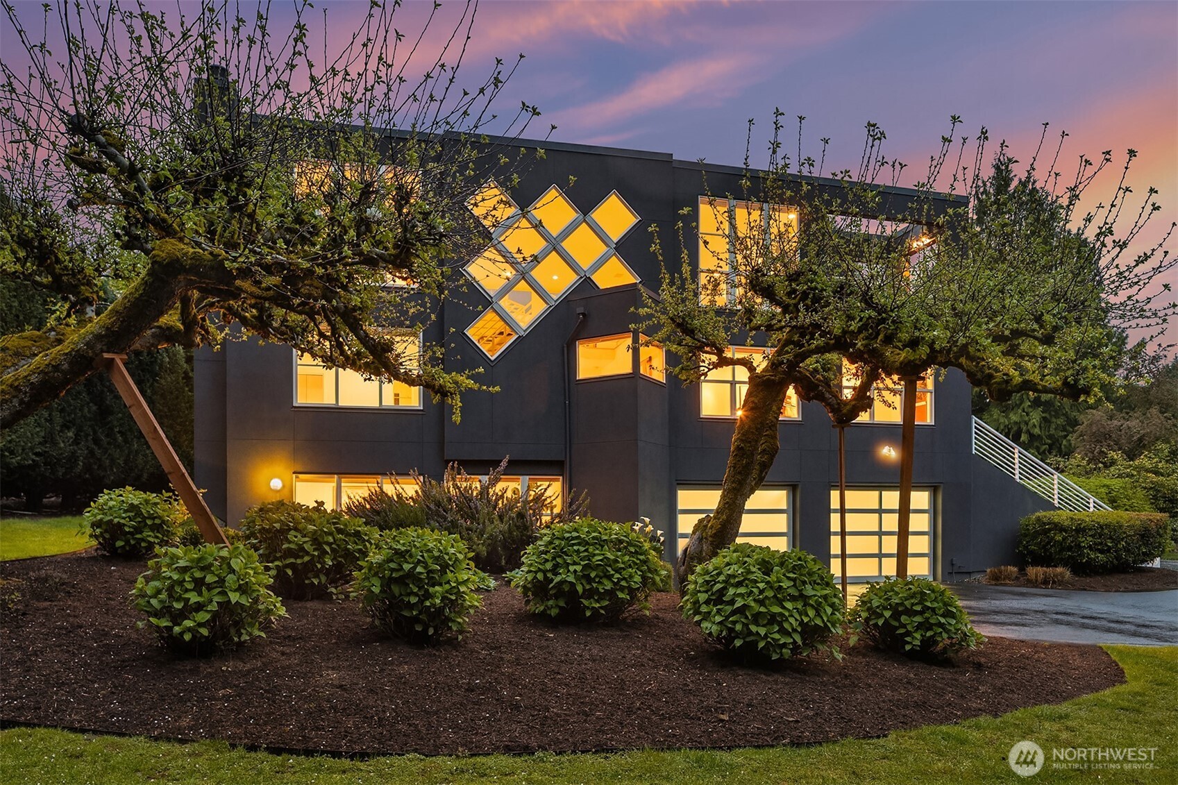 1023 14th Place W Kirkland WA 98033