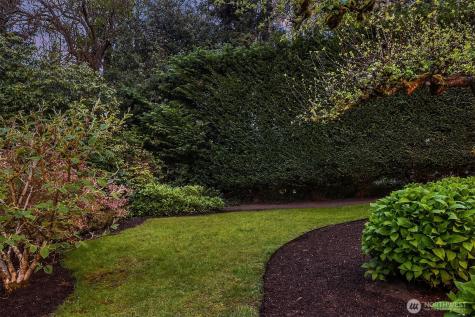 1023 14th Place W Kirkland WA 98033