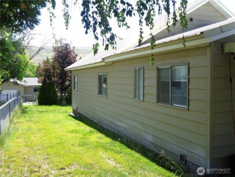926 4th Avenue S Okanogan WA 98840