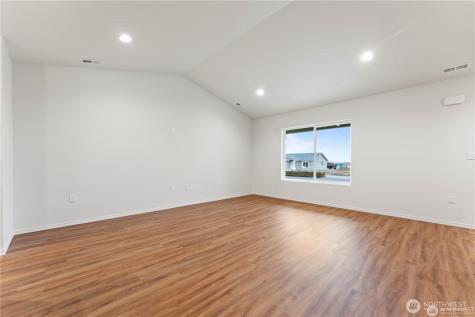602 Karen Avenue Royal City WA 99357