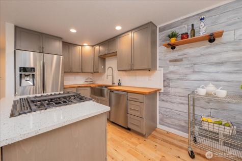 19906 28th Avenue W Lynnwood WA 98036