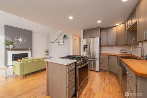 19906 28th Avenue W Lynnwood WA 98036