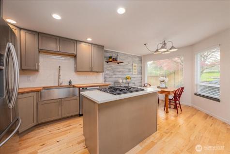 19906 28th Avenue W Lynnwood WA 98036