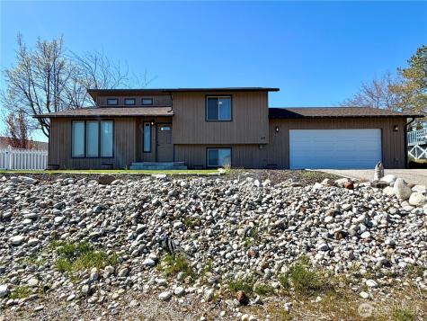 611 Hillcrest Circle Drive Omak WA 98841