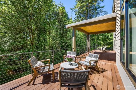 4740 Rose Avenue NE Bainbridge Island WA 98110