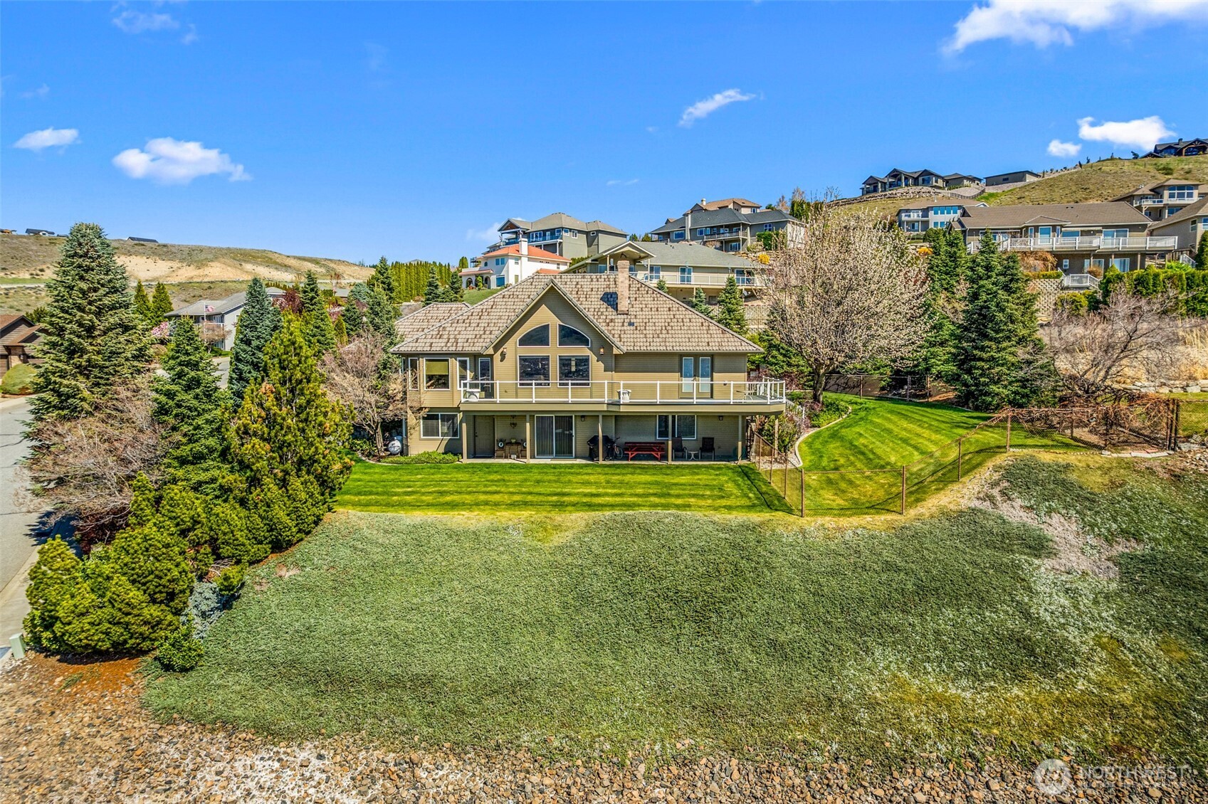 810 Briarwood Drive East Wenatchee WA 98802