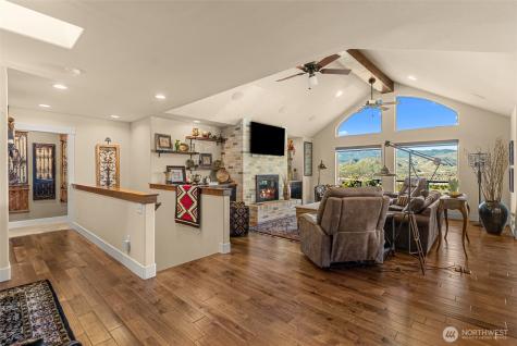 810 Briarwood Drive East Wenatchee WA 98802